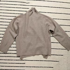 Everlane Oversized Stroopwafel Turtleneck in ReCashmere. Size M